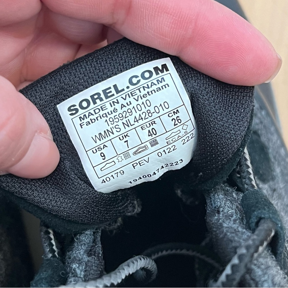 Sorel Black Winter Boots with Waterproof Traction - Picture 6 of 8